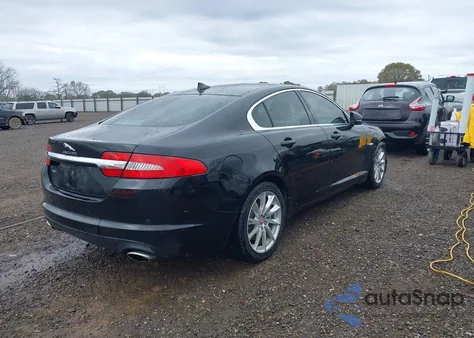 2015 Jaguar Xf 2.0T Premium z USA, uszkodzony, nr VIN SAJWA0FS3FPU68810